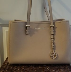 Michael kors large jet set travel tote
